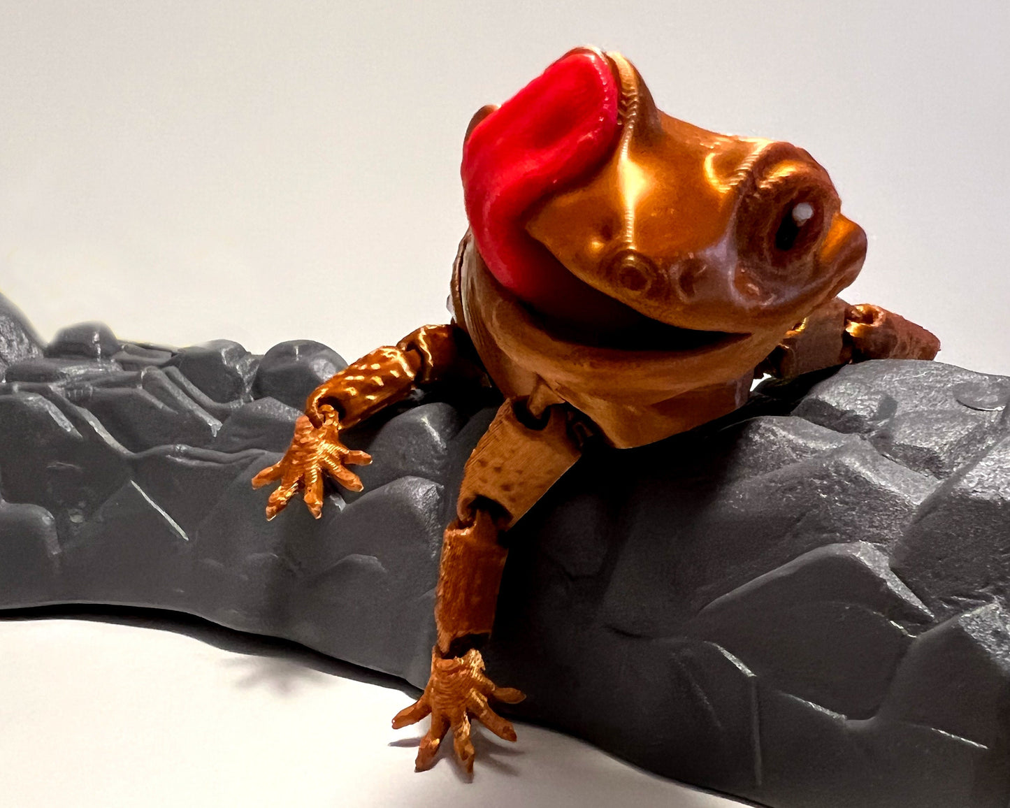 Leopard Gecko Licking Eye - Articulated 3D Printed Flexi Fidget Toy Lizard